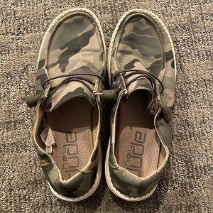 Hey Dude Camo womens 9
